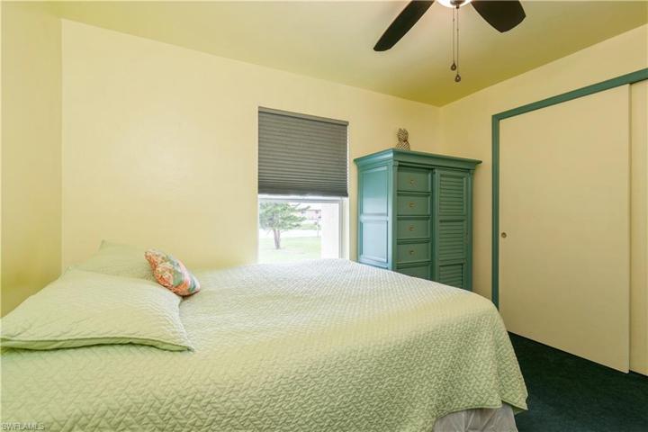 715 SW 36th ST, CAPE CORAL FL 33914