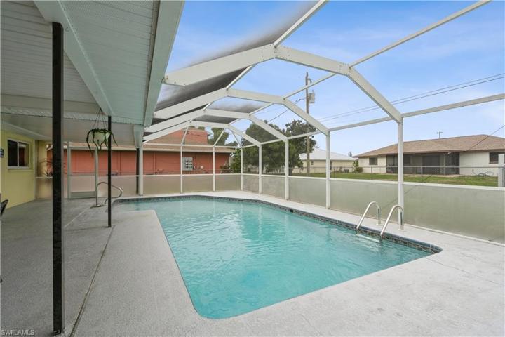 715 SW 36th ST, CAPE CORAL FL 33914