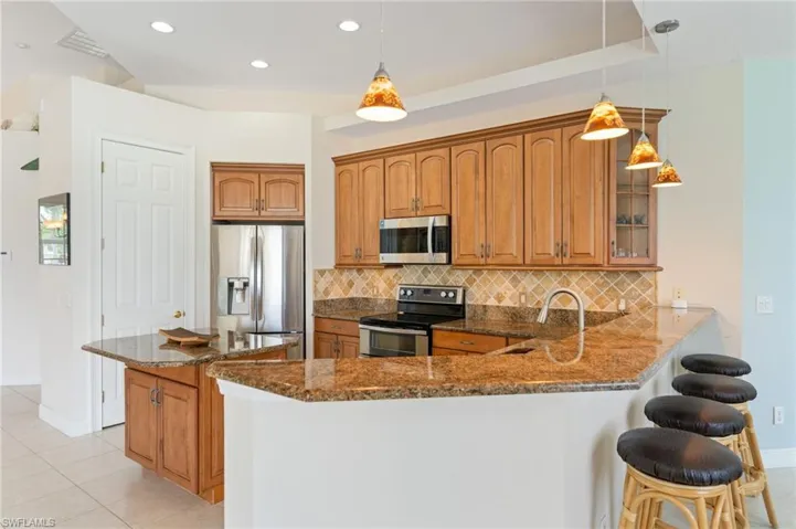 2506 Retunda Pkwy W, Cape Coral, Florida 33904