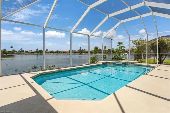 2506 Retunda Pkwy W, Cape Coral, Florida 33904