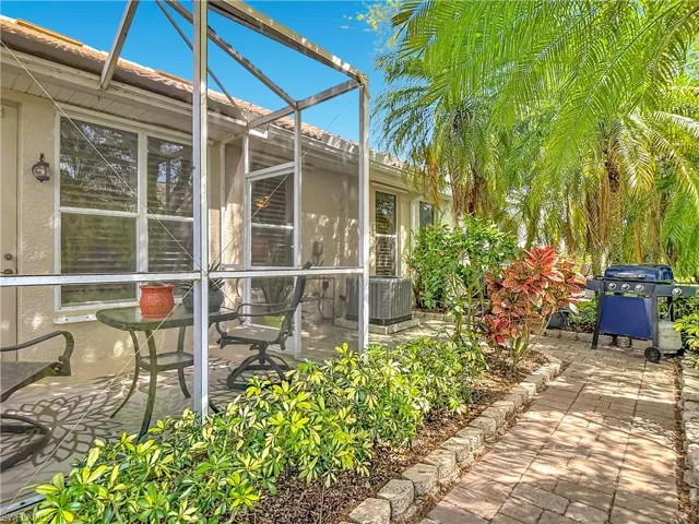20941  Calle Cristal  LN, North Fort Myers, FL 33917