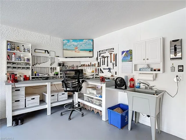 20941  Calle Cristal  LN, North Fort Myers, FL 33917