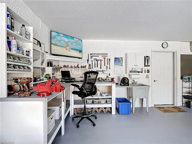 20941  Calle Cristal  LN, North Fort Myers, FL 33917
