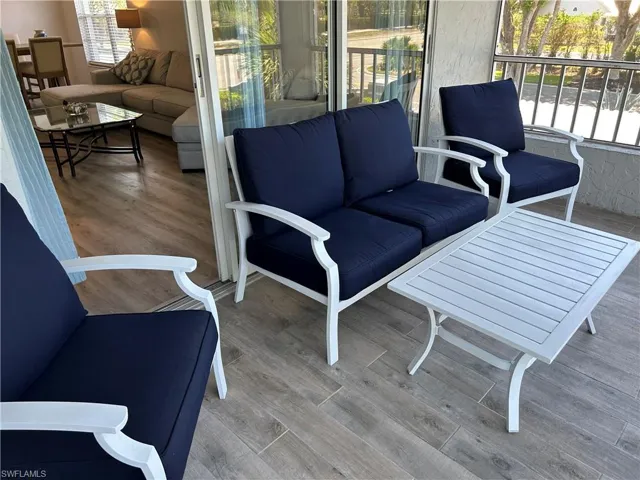Rear Lanai to watch Sunsets!