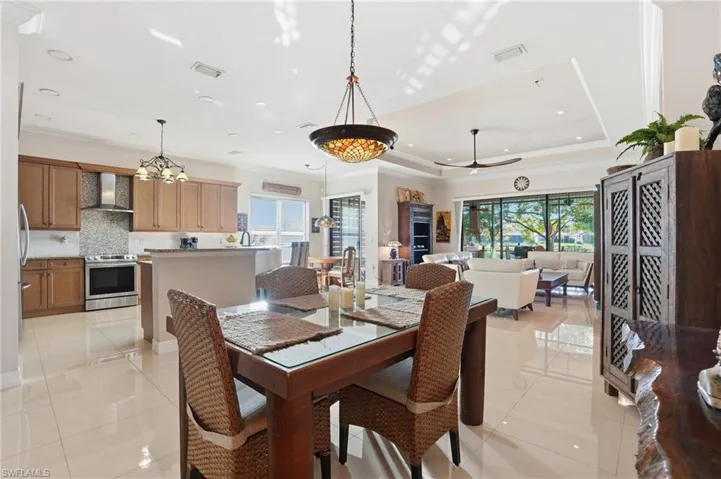 13843  Luna  DR, Naples, FL 34109