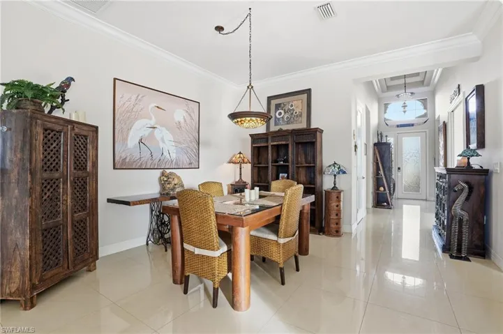13843  Luna  DR, Naples, FL 34109