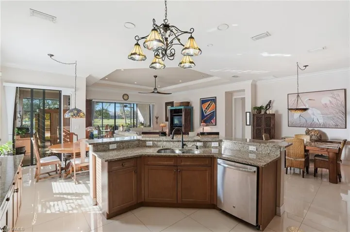 13843  Luna  DR, Naples, FL 34109
