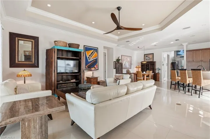 13843  Luna  DR, Naples, FL 34109