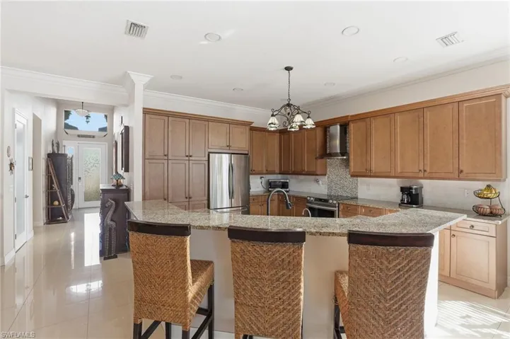 13843  Luna  DR, Naples, FL 34109