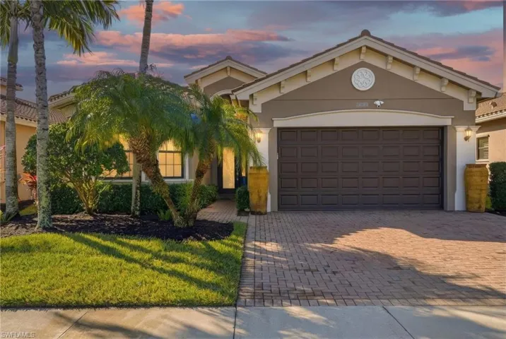 13843  Luna  DR, Naples, FL 34109