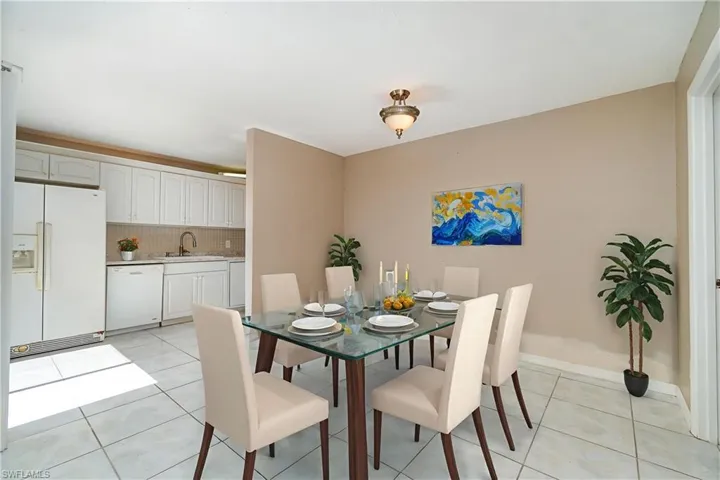 dining room - Virtually staged