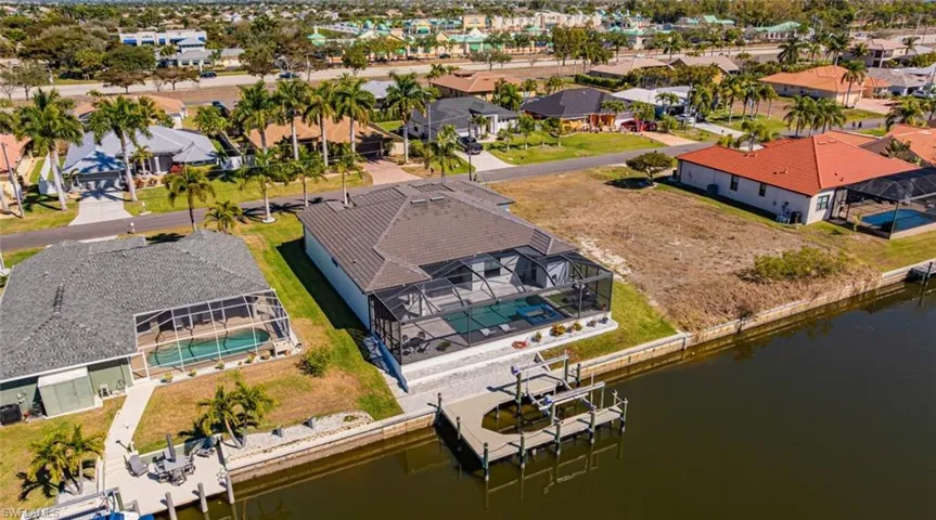 2524 Sw 25th St, Cape Coral, Florida 33914