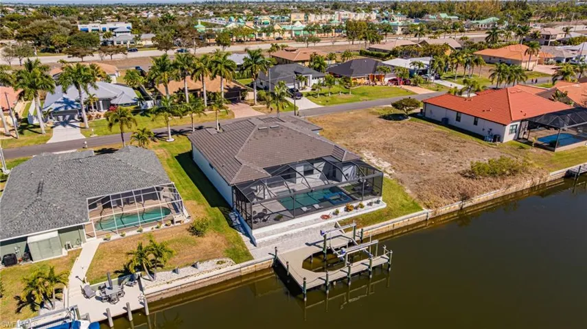 2524 Sw 25th St, Cape Coral, Florida 33914