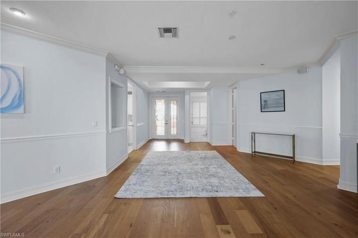 foyer/front area