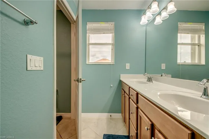 3613  Valle Santa  CIR, Cape Coral, FL 33909
