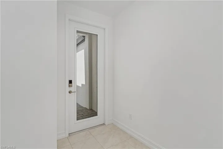 7498  Rockefeller  DR, Naples, FL 34119