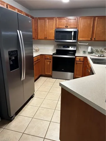 1427 Ne 8th Pl, Cape Coral, Florida 33909