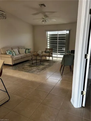 1427 Ne 8th Pl, Cape Coral, Florida 33909