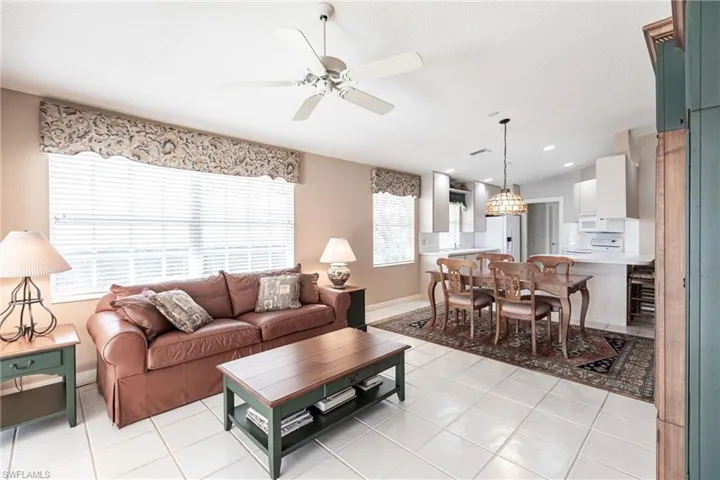 3671  El Segundo  CT, Naples, FL 34109