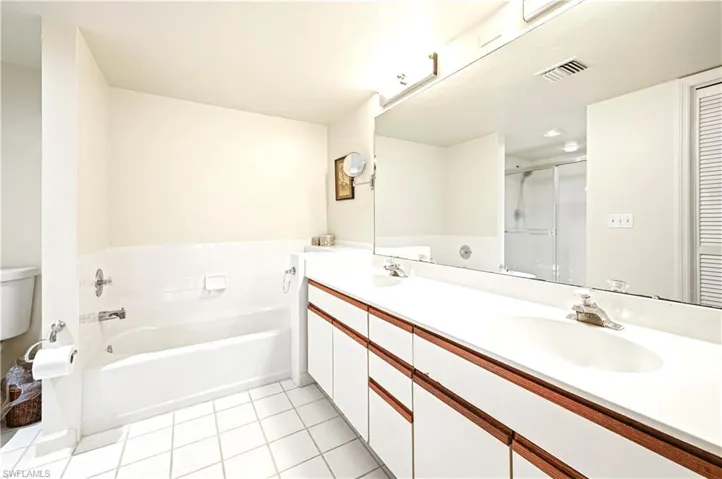 4251 Lake Forest Dr 212, Bonita Springs, Florida 34134