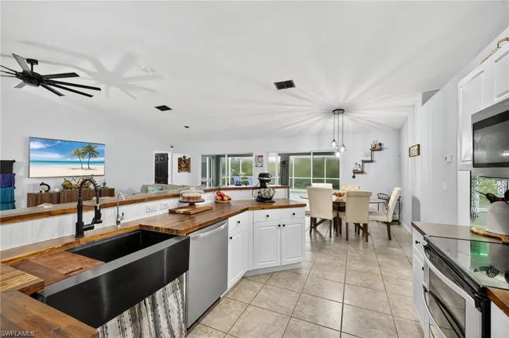 324 SW 7th  CT, Cape Coral, FL 33991