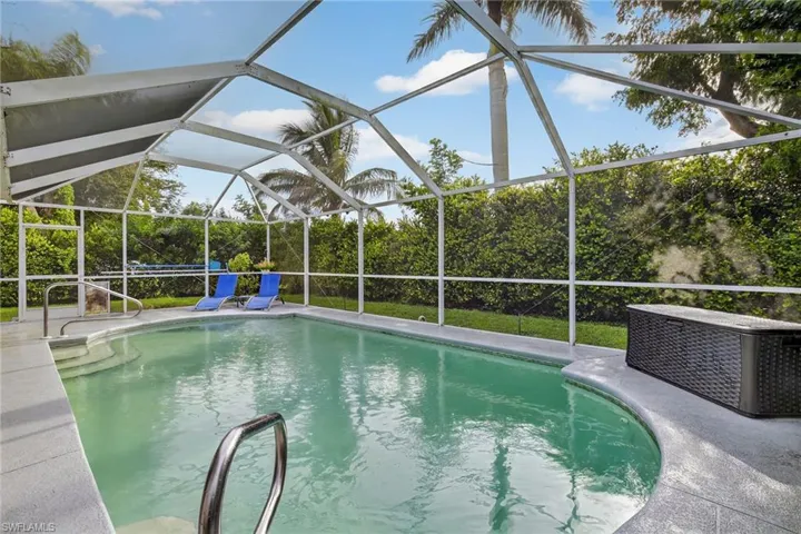 324 SW 7th  CT, Cape Coral, FL 33991