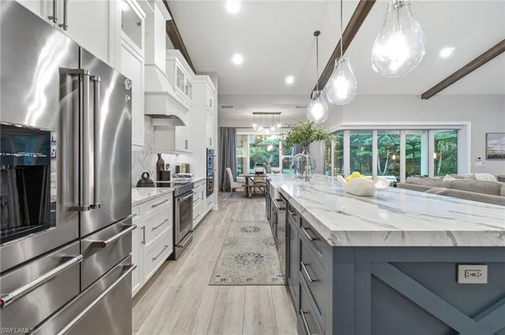 5737 Hidden Oaks Ln, Naples, Florida 34119