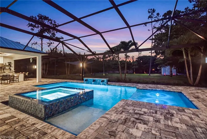 5737 Hidden Oaks Ln, Naples, Florida 34119