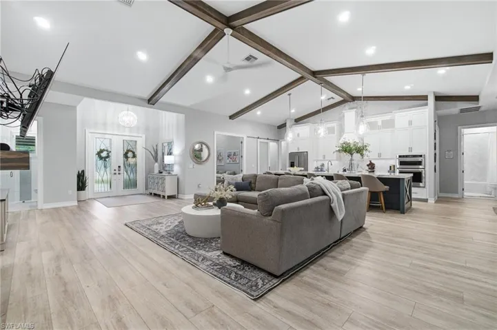 5737 Hidden Oaks Ln, Naples, Florida 34119