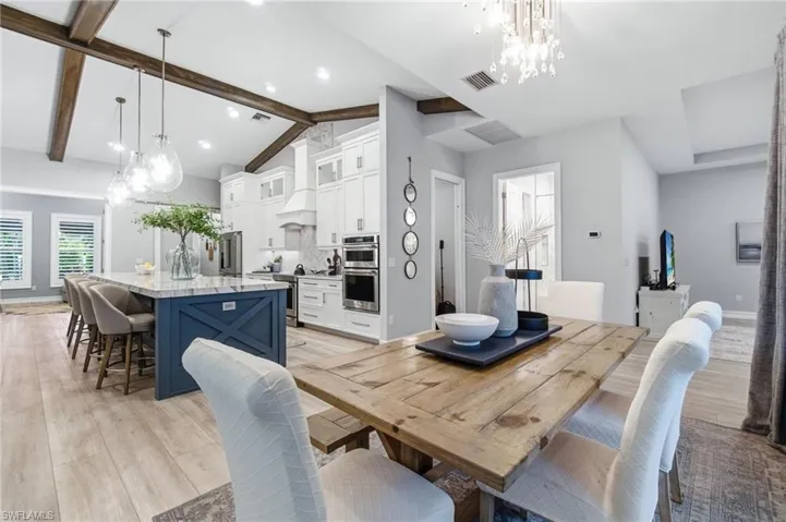 5737 Hidden Oaks Ln, Naples, Florida 34119