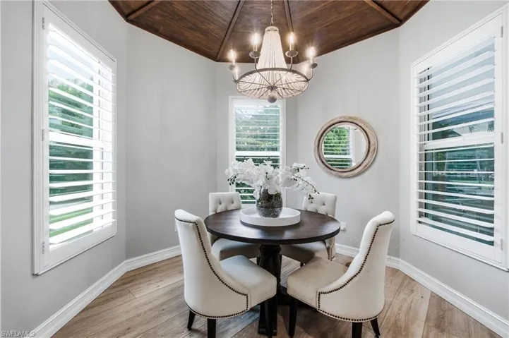 5737 Hidden Oaks Ln, Naples, Florida 34119