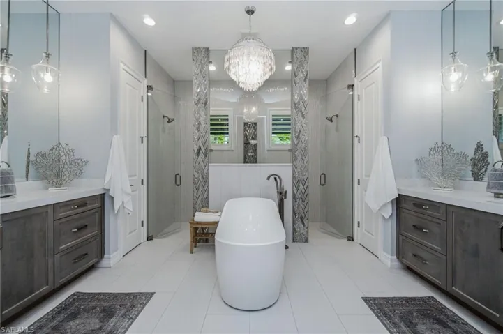 5737 Hidden Oaks Ln, Naples, Florida 34119