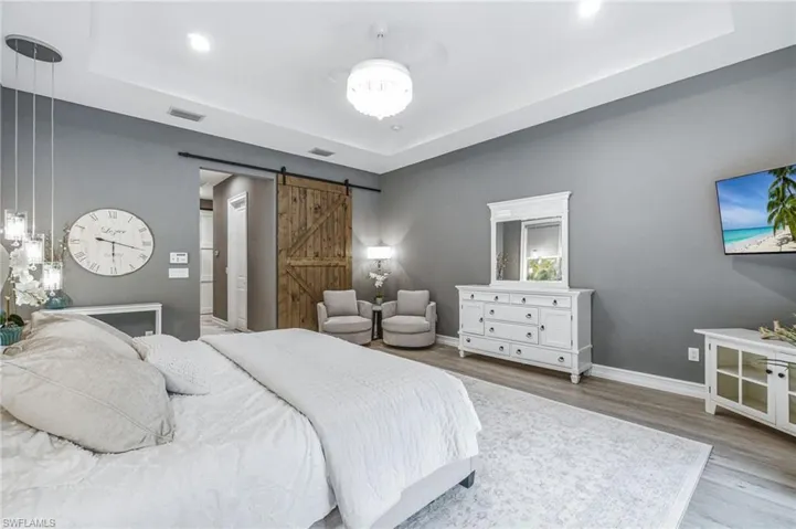 5737 Hidden Oaks Ln, Naples, Florida 34119