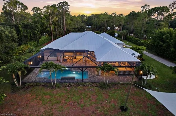 5737 Hidden Oaks Ln, Naples, Florida 34119