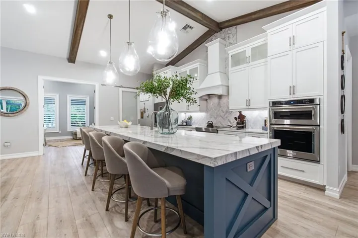 5737 Hidden Oaks Ln, Naples, Florida 34119