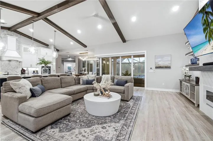 5737 Hidden Oaks Ln, Naples, Florida 34119