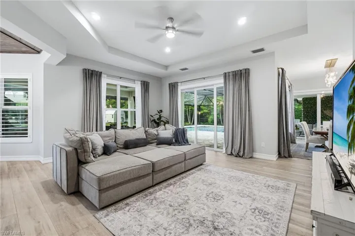5737 Hidden Oaks Ln, Naples, Florida 34119