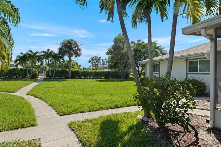 3300 Royal Canadian Trce 3, Fort Myers, Florida 33907