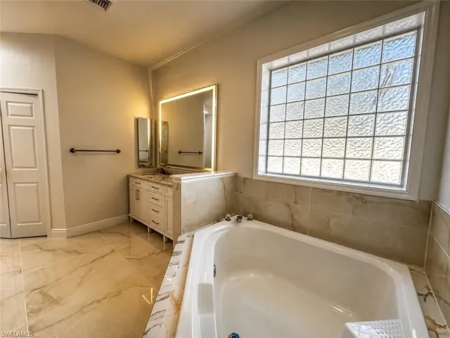 1118 SE 16th  TER, Cape Coral, FL 33990