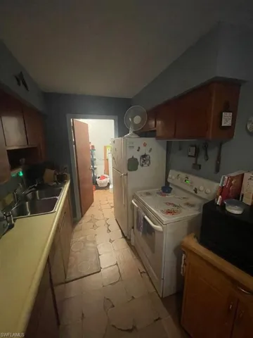 912  Desoto  AVE, Lehigh Acres, FL 33972