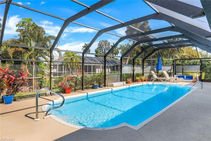 225 Pebble Beach CIR, NAPLES FL 34113