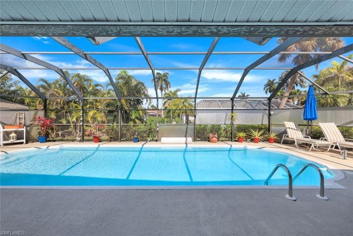 225 Pebble Beach CIR, NAPLES FL 34113
