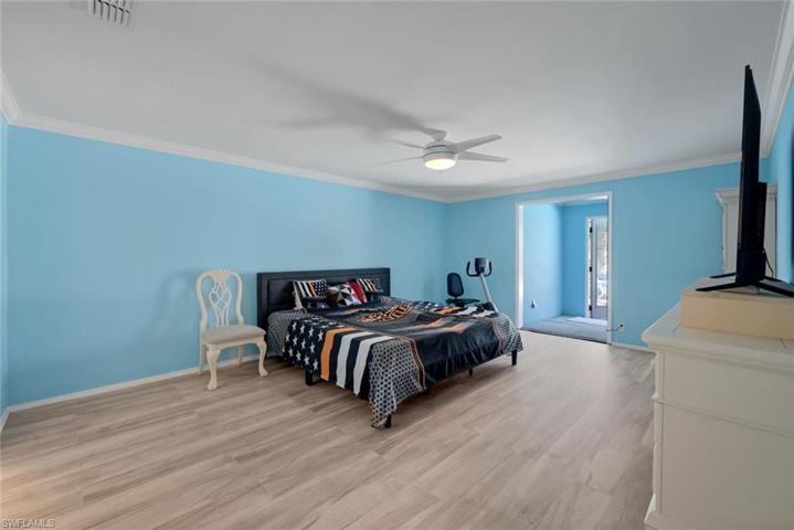 225 Pebble Beach CIR, NAPLES FL 34113