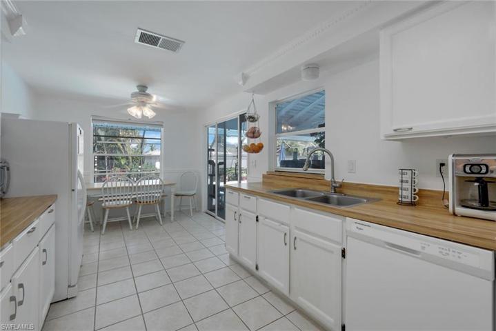 225 Pebble Beach CIR, NAPLES FL 34113