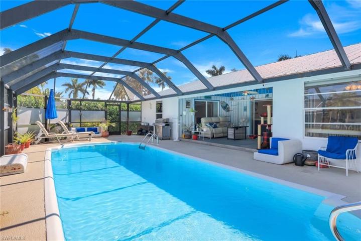 225 Pebble Beach CIR, NAPLES FL 34113