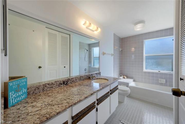 225 Pebble Beach CIR, NAPLES FL 34113