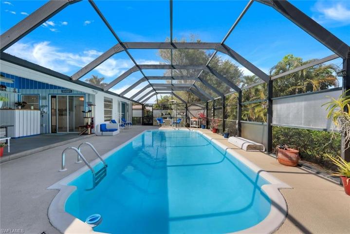225 Pebble Beach CIR, NAPLES FL 34113