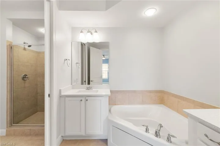 23159  Amgci  WAY, Estero, FL 33928