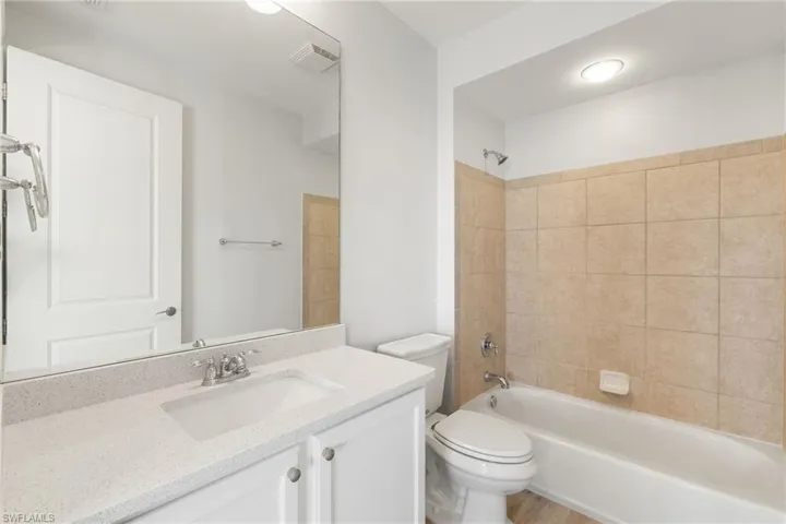 23159  Amgci  WAY, Estero, FL 33928