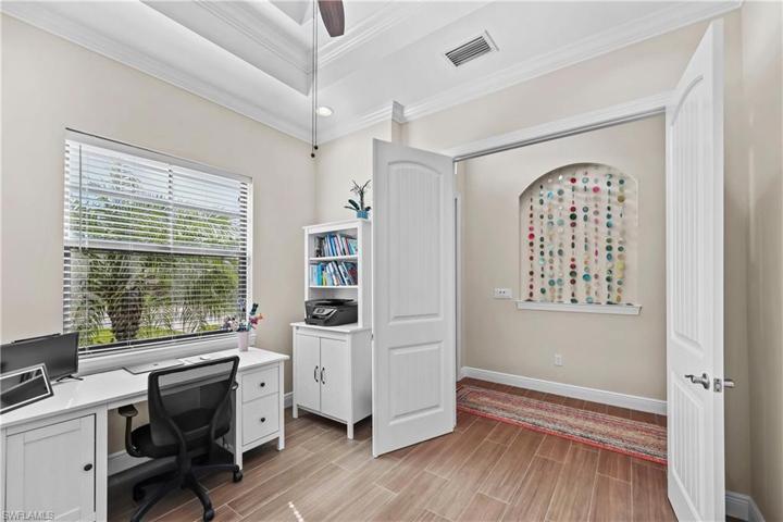 745  109th N AVE, Naples, FL 34108